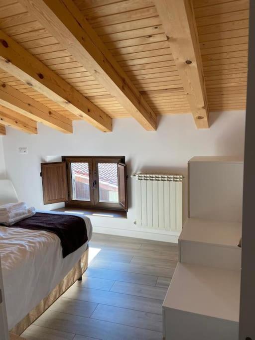 Apartamentos Rurales La Plaza 2 Duruelo de la Sierra Zewnętrze zdjęcie