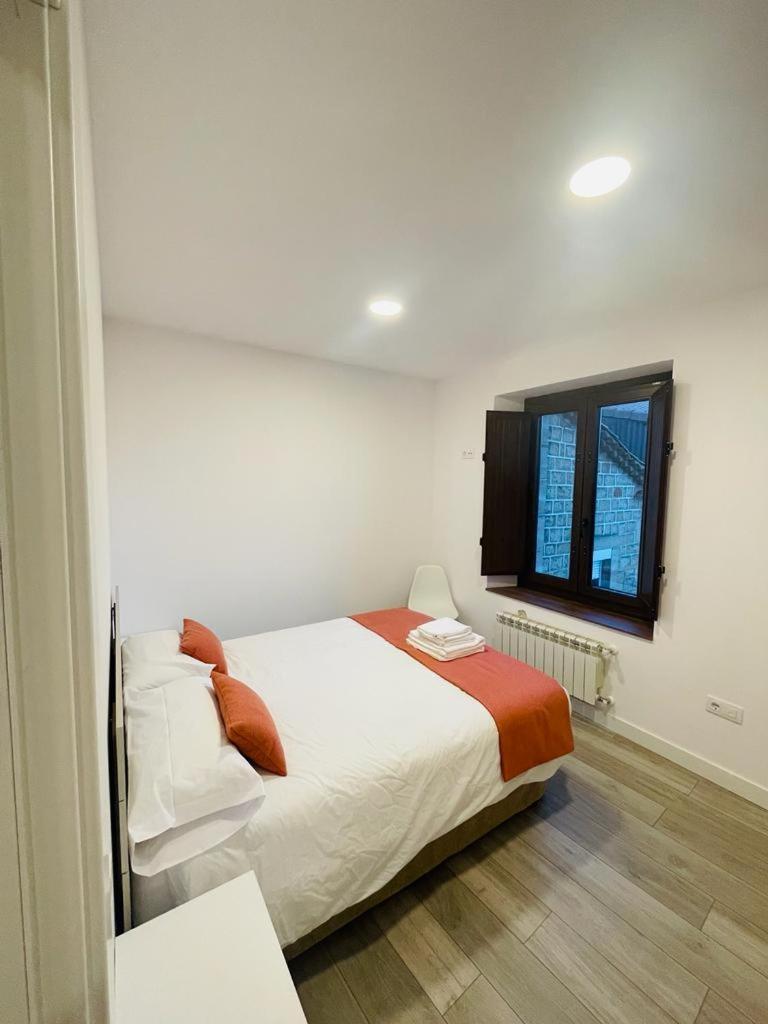 Apartamentos Rurales La Plaza 2 Duruelo de la Sierra Zewnętrze zdjęcie