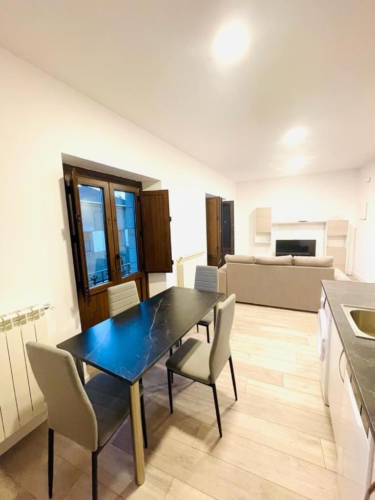 Apartamentos Rurales La Plaza 2 Duruelo de la Sierra Zewnętrze zdjęcie